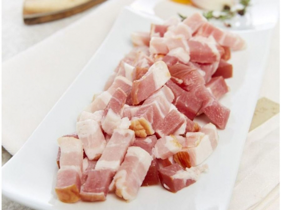Lardon fumé supérieur 8x8mm barquette 1Kg France - mdd