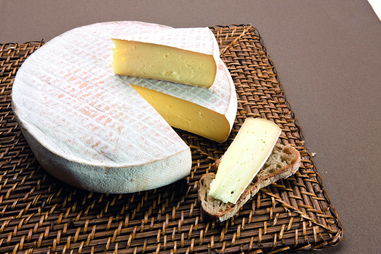 Saint-Nectaire laitier 27%Mg AOP 1.8Kg